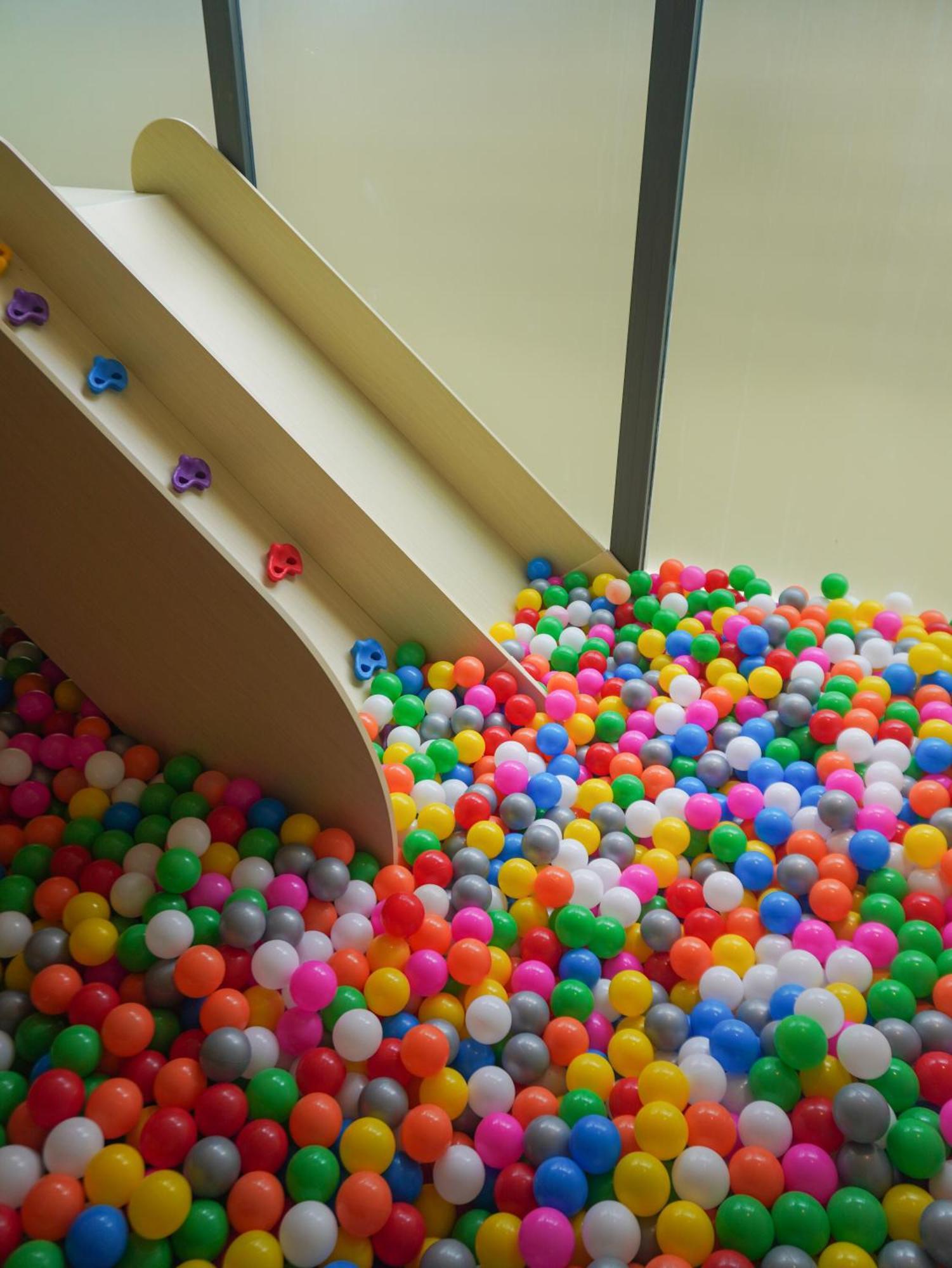 杜斯特公主月升海滩度假酒店 富国 外观 照片 A ball pit